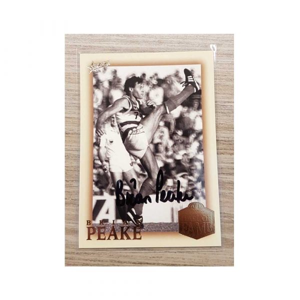 GEELONG CATS - BRIAN PEAKE SIGNED AFL SELECT 2018 LEGACY HALL OF FAME CARD