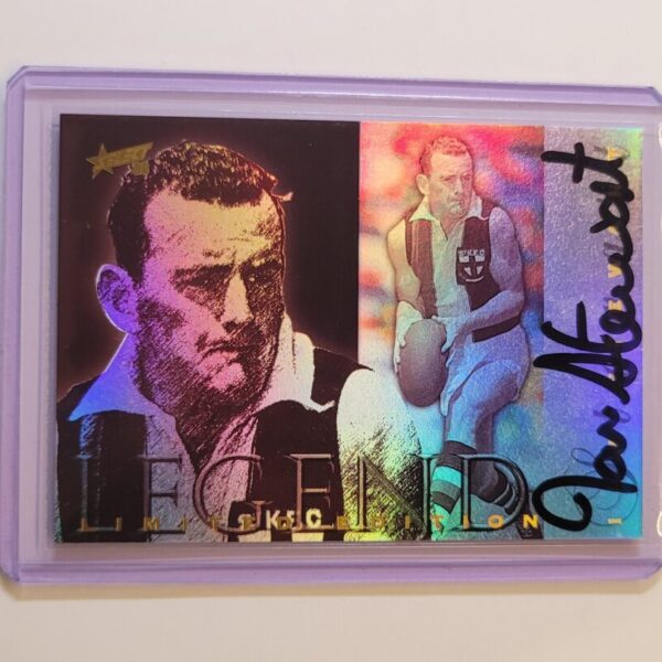 ST KILDA SAINTS - IAN STEWART SIGNED AFL SELECT 1998 LEGEND CARD HALL OF FAME